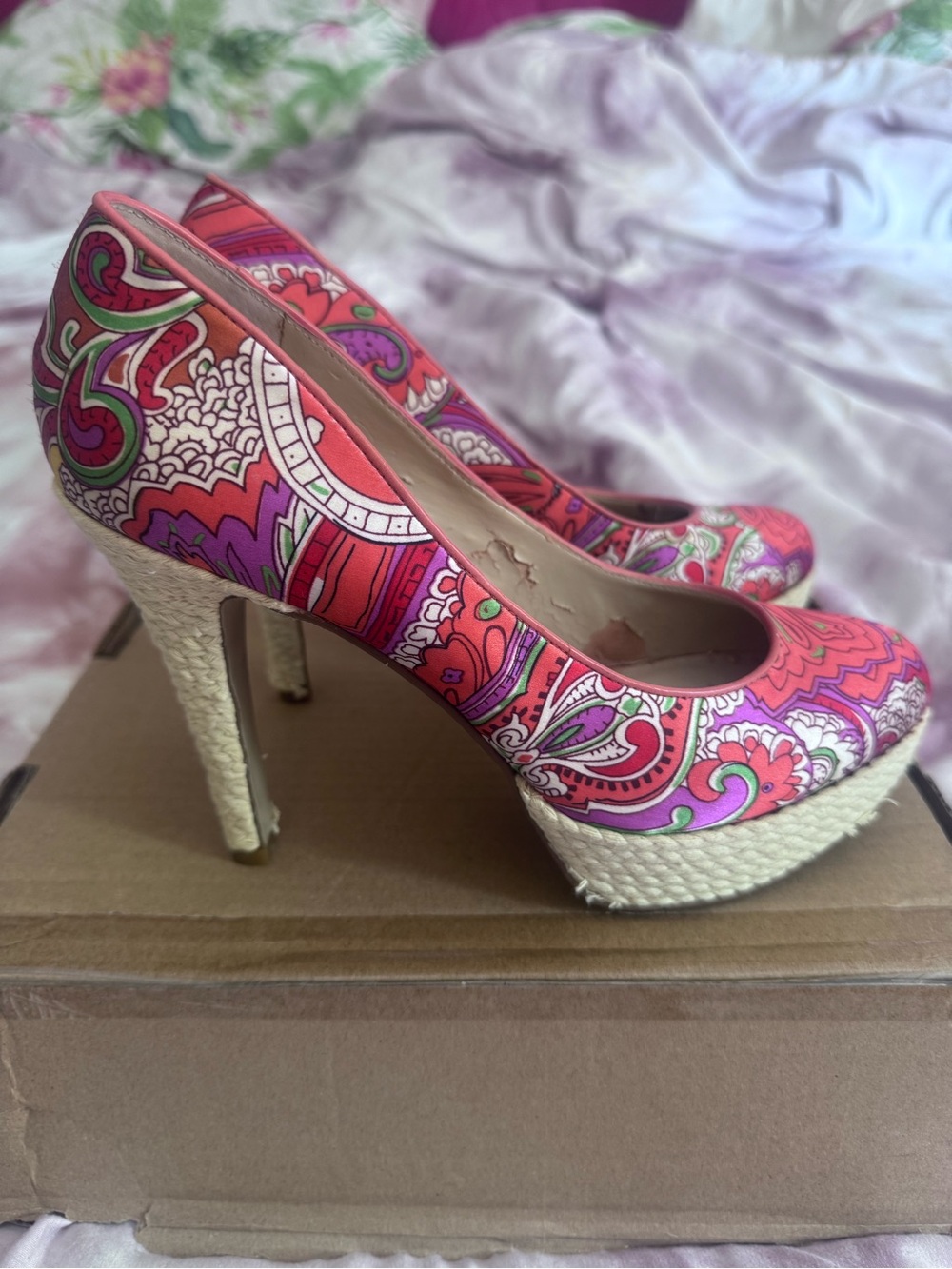 Nine West paisley Platform Pumps red, orange, green with rope heel